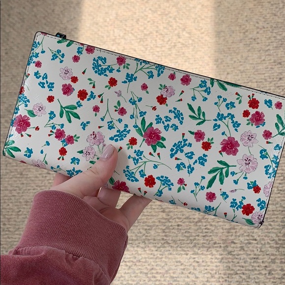 Kate Spade Spring Wallet - Picture 4 of 4